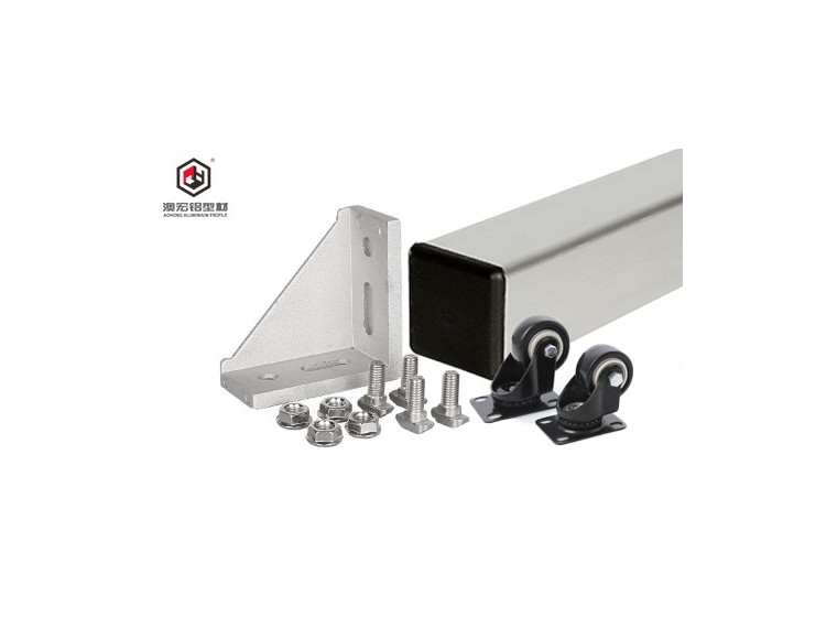 鋁型材圍欄是如何組裝成片的？