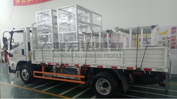 別再煩惱！解析工業(yè)鋁型材加工四大常見難題與對策