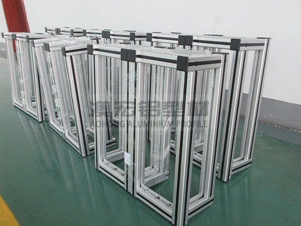 鋁型材打造的光纜設備機架：輕韌相承，穩(wěn)固護航