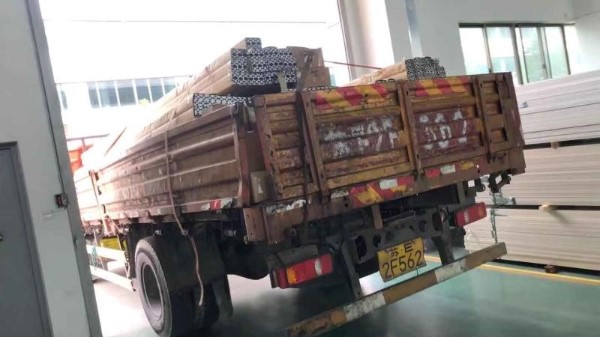 攜手戰(zhàn)役，共度難關(guān)！