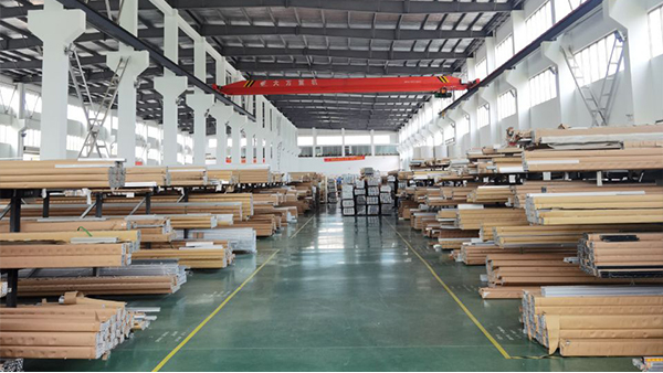 鋁型材價格持續(xù)上漲時，該做何選擇？