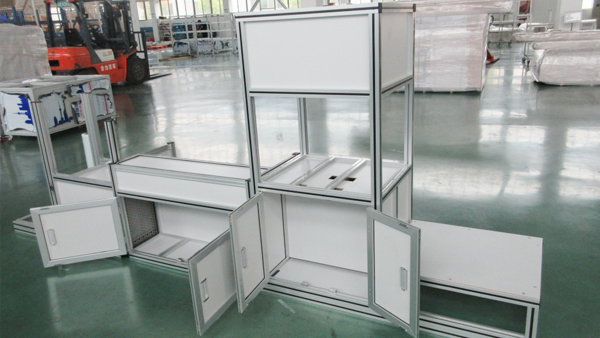 設(shè)備防塵罩由哪些結(jié)構(gòu)組成？