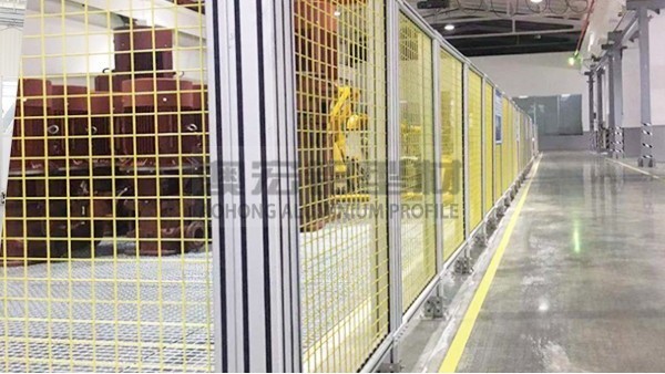 為何專業(yè)領(lǐng)域更信賴鋁型材圍欄？