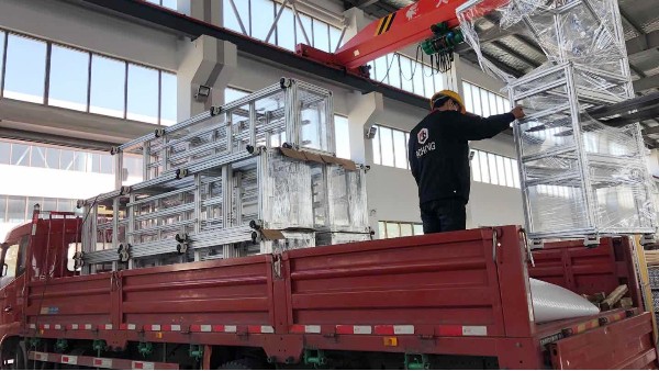 定制鋁型材完美發(fā)貨，精準(zhǔn)滿足您的每一個(gè)需求！